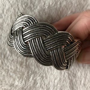Braided bangle with easy open! (silver, metal)